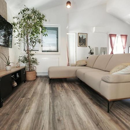 Apartment Tugare Екстериор снимка